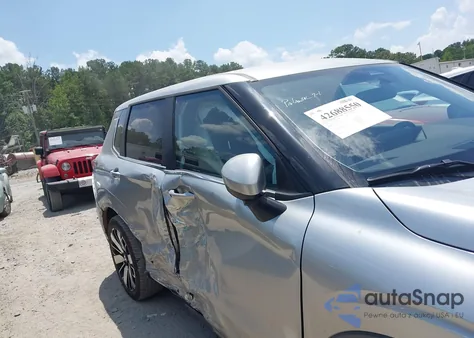 2024 Mitsubishi Outlander Se 2.5 2Wd/Se Black Edition S-Awc/Se Black Edition W/Pano Roof S-Awc z USA, uszkodzony, nr VIN JA4J3VA80RZ088290